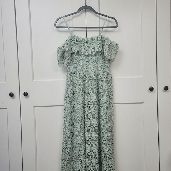 H&M off the shoulder lace dress, size 6 - Picture 7 of 13